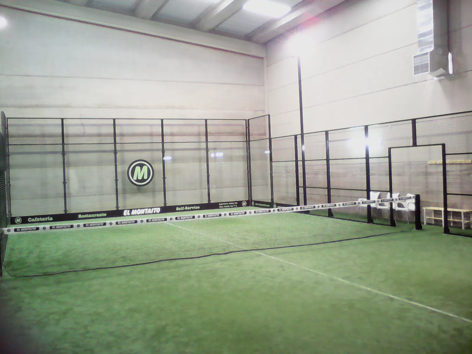 Pádel Indoor Cáceres - pista de pádel en Cáceres