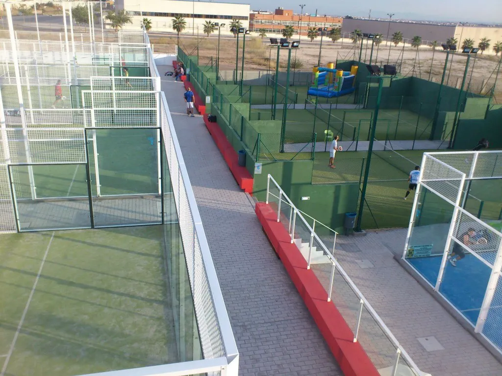 S7 Sport Padel Center Paterna - pista de pádel en Paterna